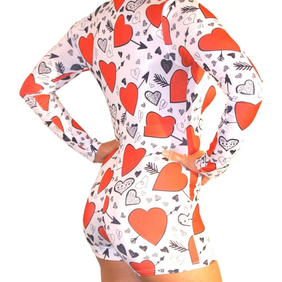 NEW heart print long sleeve sleep romper/onsie/pjs - Picture 4 of 5